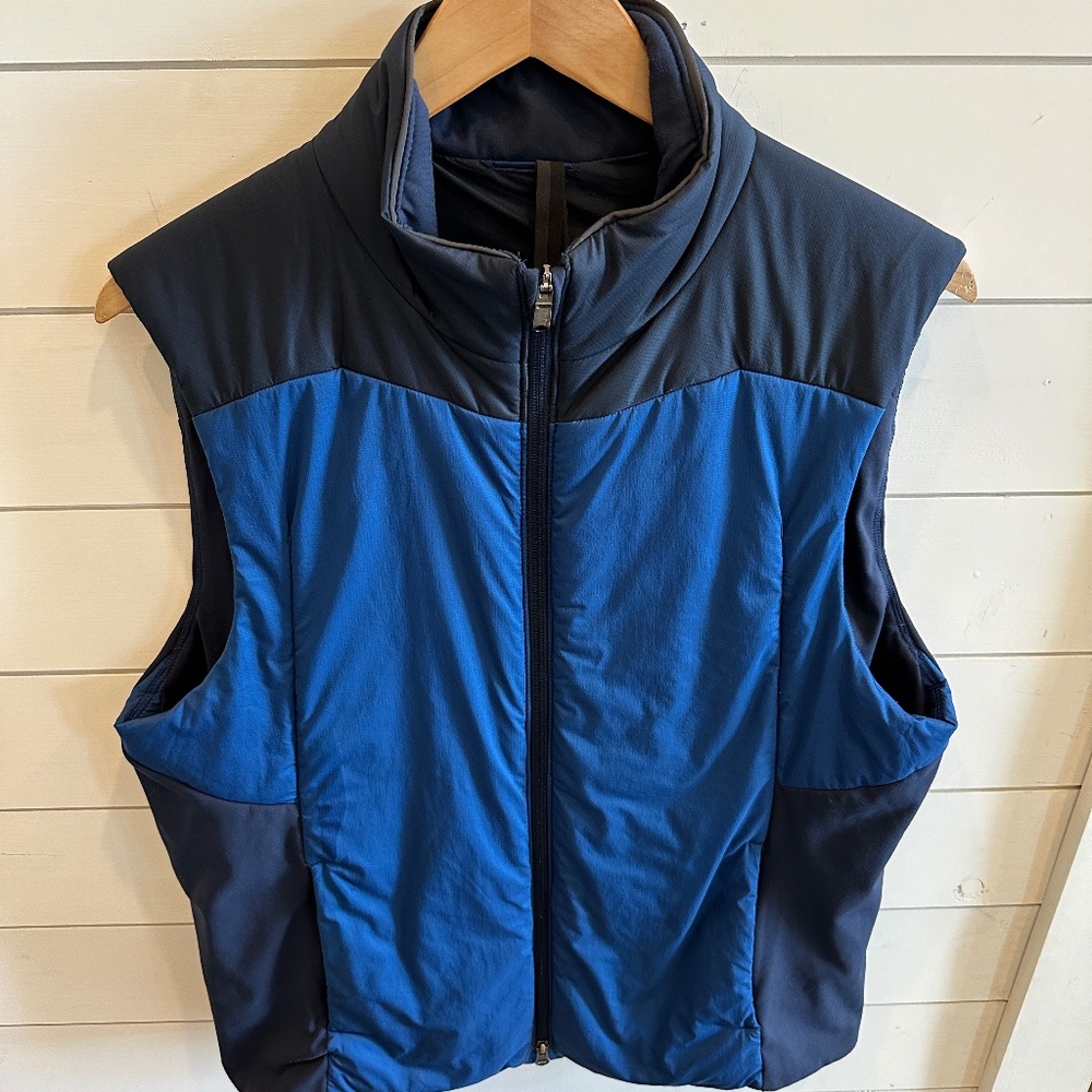 Lululemon Men's Two-Tone Blue Puffer Vest